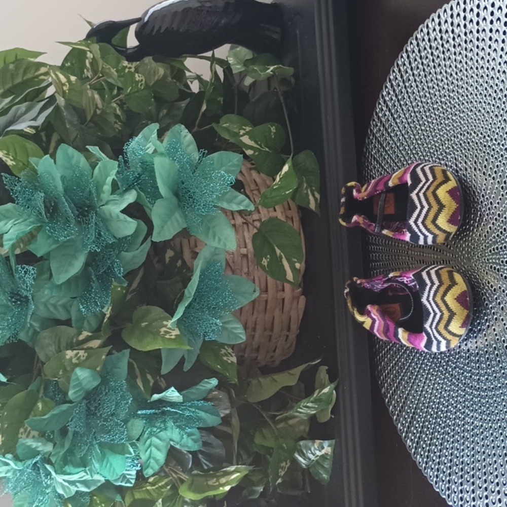 Kids Missing signature print Shoes, EUC